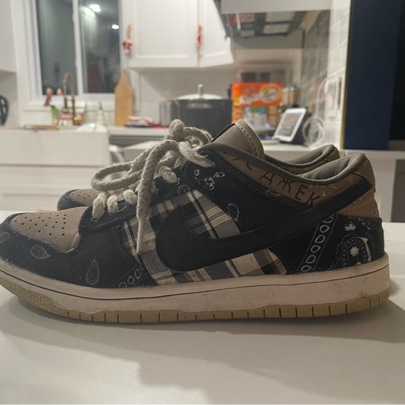 Travis Scoot x Nike SB Dunk Low. Size woman’s 8.5. Got it in August 2022- StockX - Picture 6 of 7